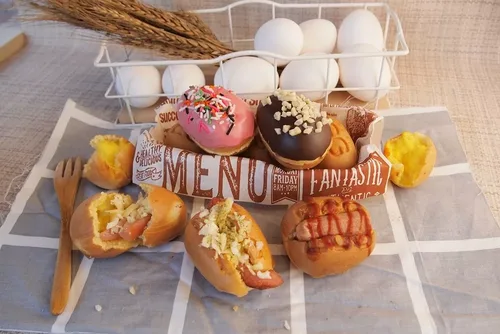 小雞吃蛋糕 -雞蛋糕x泰式奶茶 產品介紹