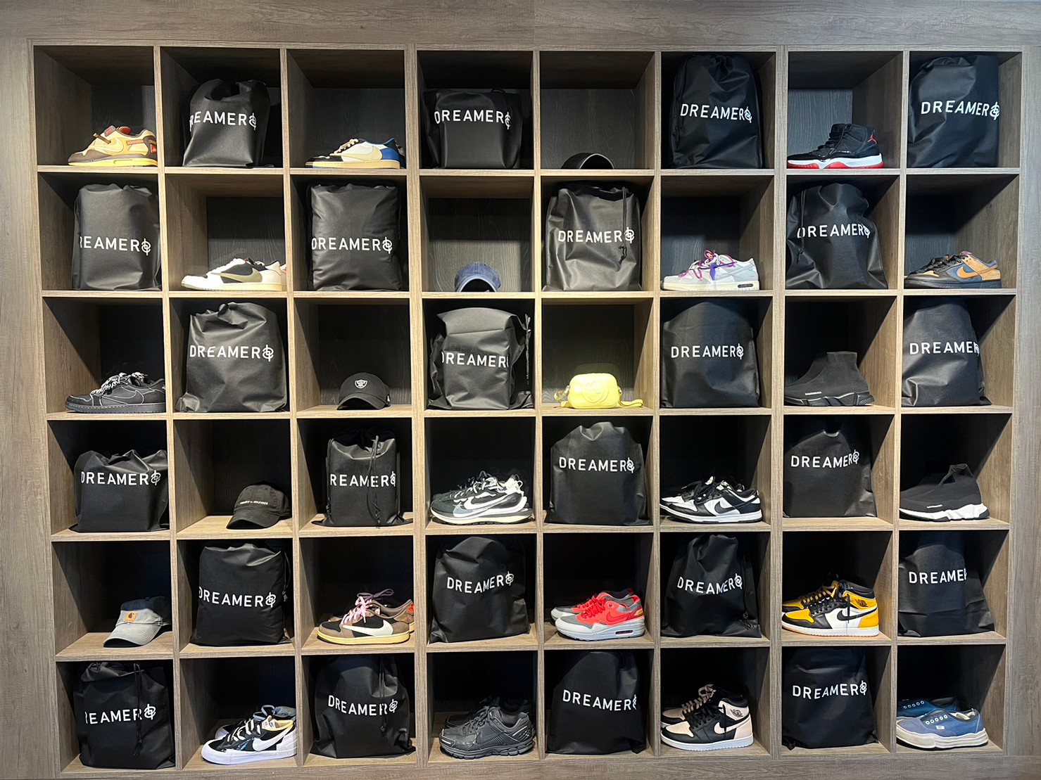 Dreamers鞋 包 帽 洗護專門店  品牌圖片 #2