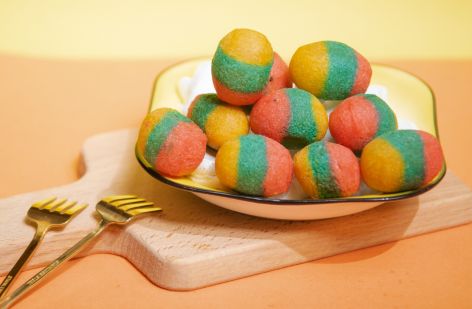 阿部玖肆 彩色地瓜球