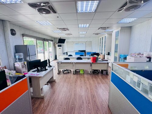 冠芳國際中古車商加盟 品牌形象