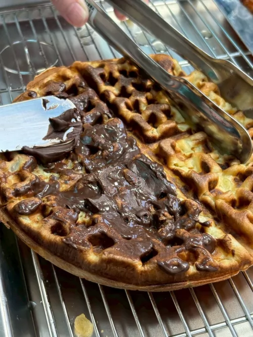 名丘屋鬆餅 16萬辦到好 品牌形象