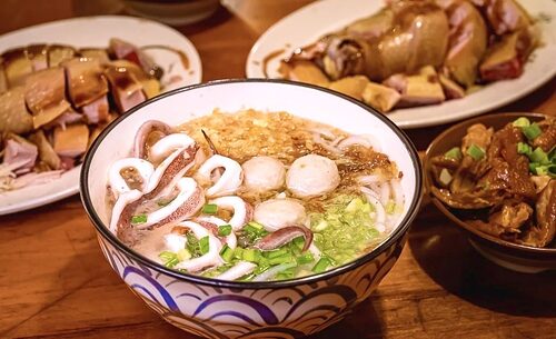 彭富貴 泉水雞飯、雞湯米粉 產品介紹