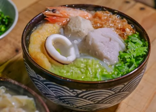 彭富貴 泉水雞飯、雞湯米粉 產品介紹