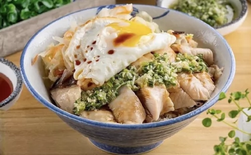 彭富貴 泉水雞飯、雞湯米粉 產品介紹