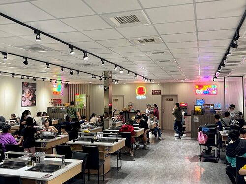 蓁伙烤倆吃 品牌形象