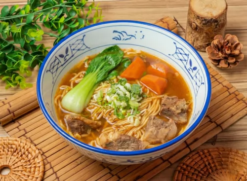 老福家常牛肉麵 雞白湯拉麵 產品介紹