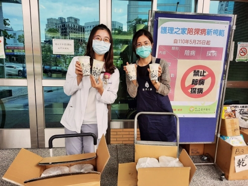 力挺防疫第一線 酸奶大獅為醫護補充益生菌