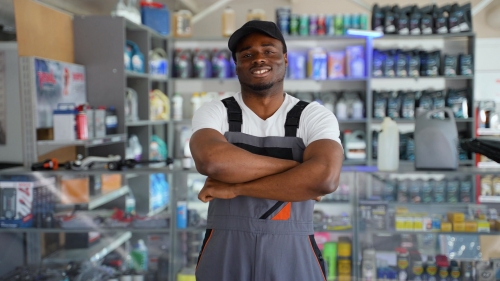 一人創業加盟：為什麼越來越多人選擇先自己來？